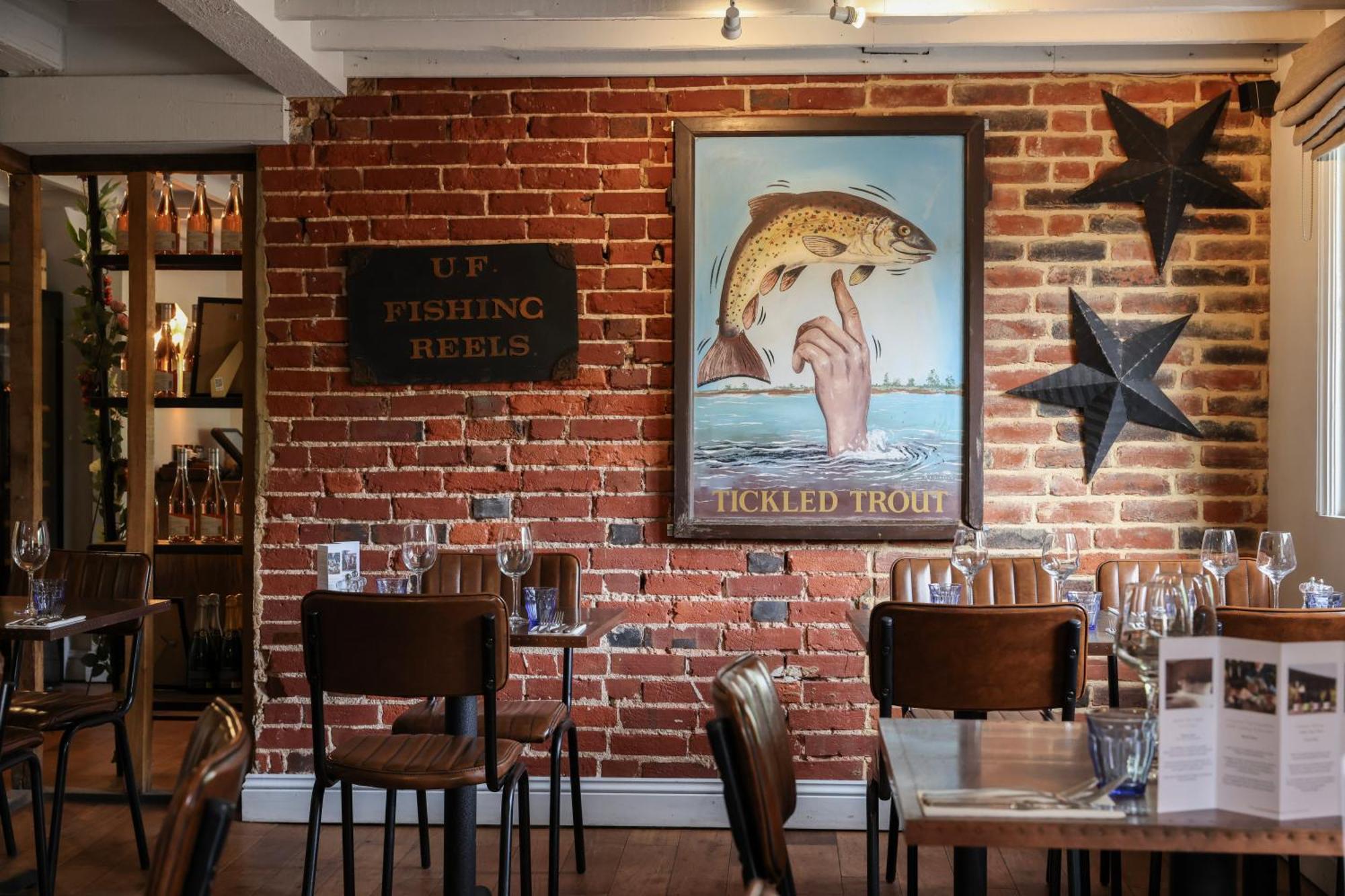Hotel The Tickled Trout à Maidstone Extérieur photo