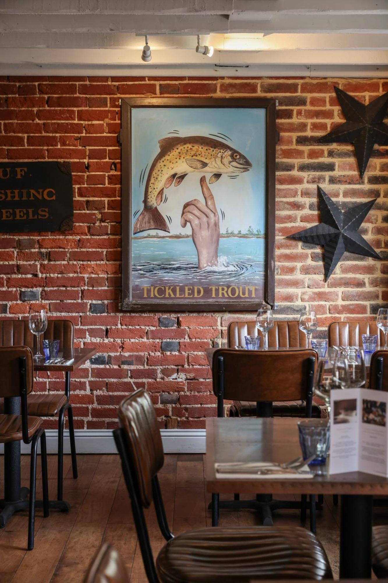 Hotel The Tickled Trout à Maidstone Extérieur photo