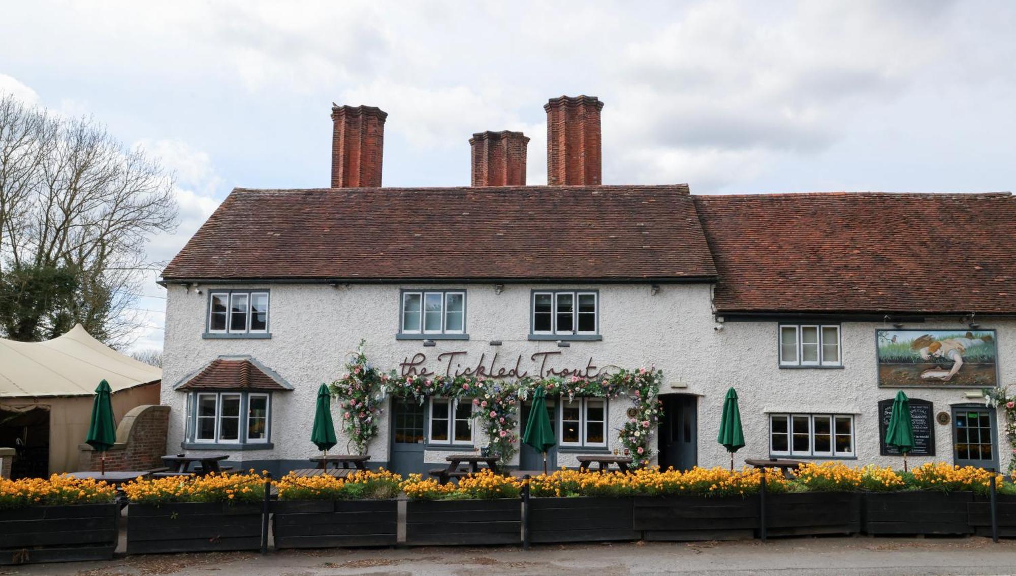 Hotel The Tickled Trout à Maidstone Extérieur photo