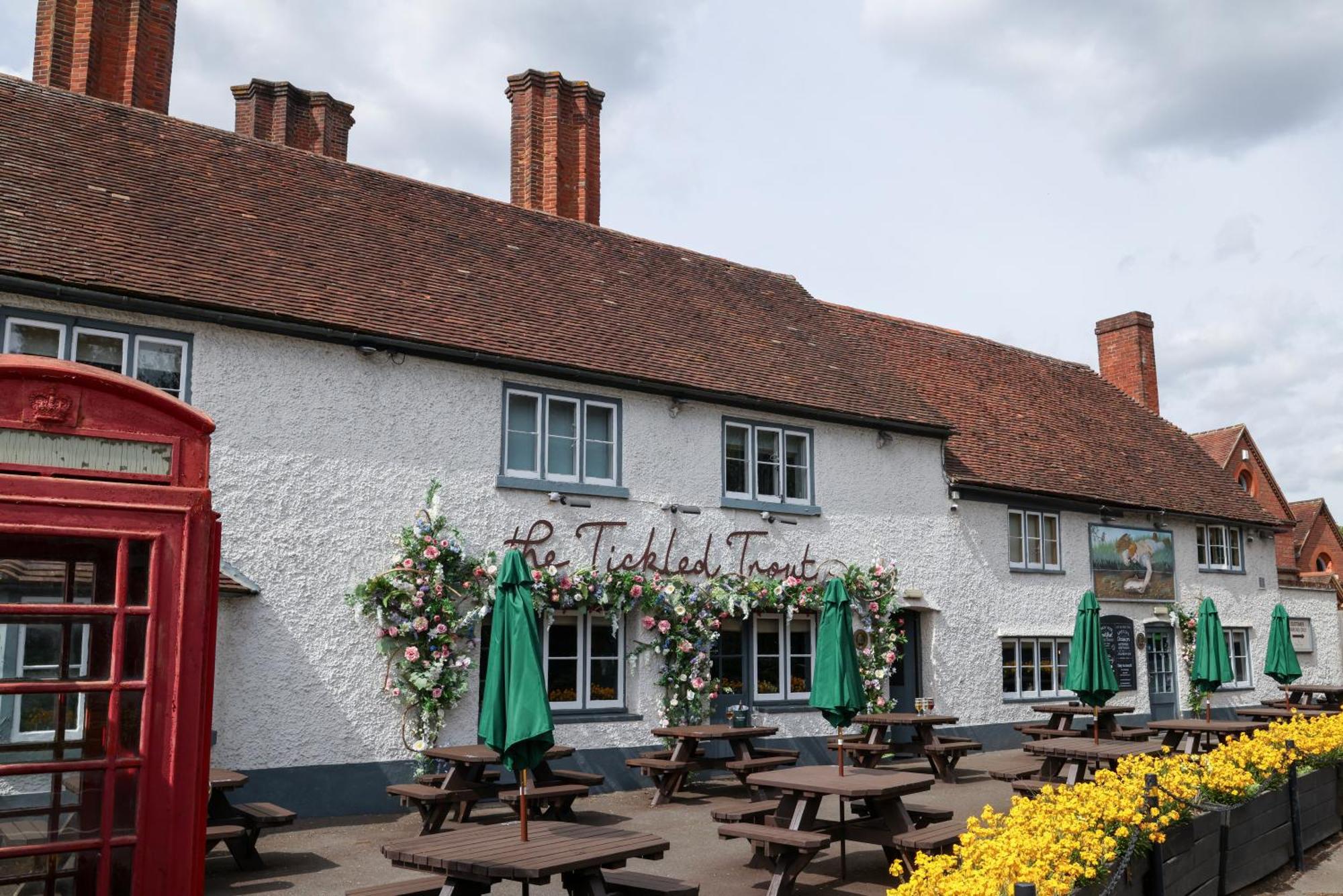 Hotel The Tickled Trout à Maidstone Extérieur photo